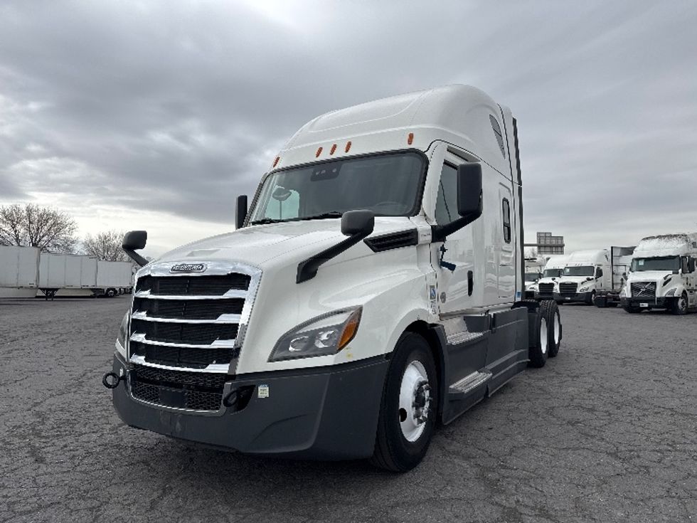 Sleeper Tractor-Heavy Duty Tractors-Freightliner-2021-T12664ST-West Valley City-UT-295,441\n\t\tmiles-$ 81,250 - Image 3