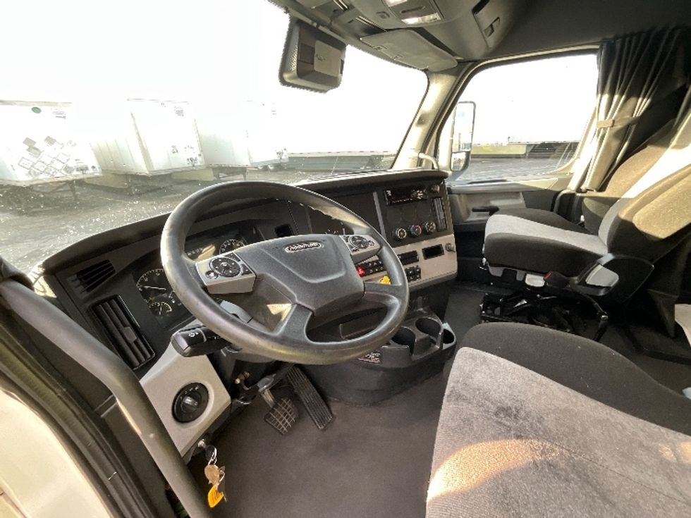 Sleeper Tractor-Heavy Duty Tractors-Freightliner-2021-T12664ST-West Valley City-UT-435,334\n\t\tmiles-$ 76,750 - Image 10
