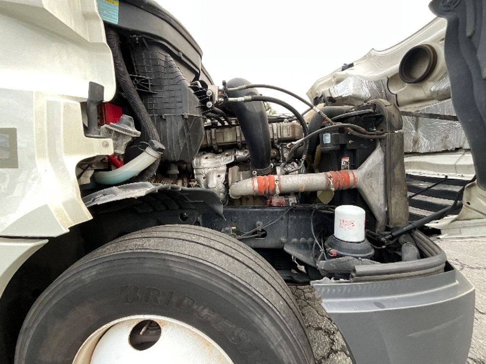 Sleeper Tractor-Heavy Duty Tractors-Freightliner-2021-T12664ST-West Valley City-UT-435,334\n\t\tmiles-$ 76,750 - Image 20