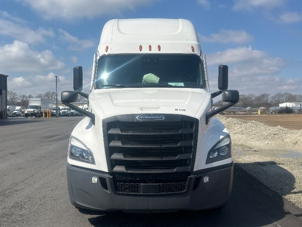 Sleeper Tractor-Heavy Duty Tractors-Freightliner-2021-T12664ST-West Valley City-UT-493,915\n\t\tmiles-$ 77,500 - Image 2