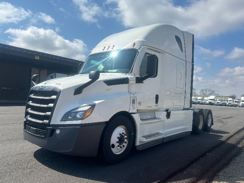 Sleeper Tractor-Heavy Duty Tractors-Freightliner-2021-T12664ST-West Valley City-UT-493,915\n\t\tmiles-$ 77,500 - Image 3