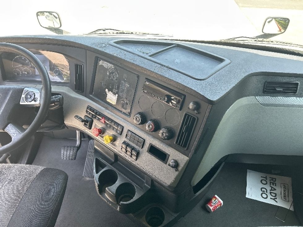 Sleeper Tractor-Heavy Duty Tractors-Freightliner-2021-T12664ST-West Valley City-UT-529,778\n\t\tmiles-$ 67,750 - Image 12