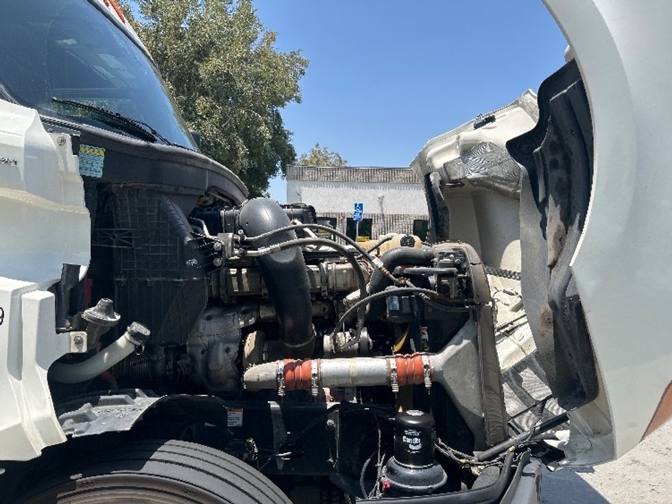 Sleeper Tractor-Heavy Duty Tractors-Freightliner-2021-T12664ST-West Valley City-UT-529,778\n\t\tmiles-$ 67,750 - Image 17