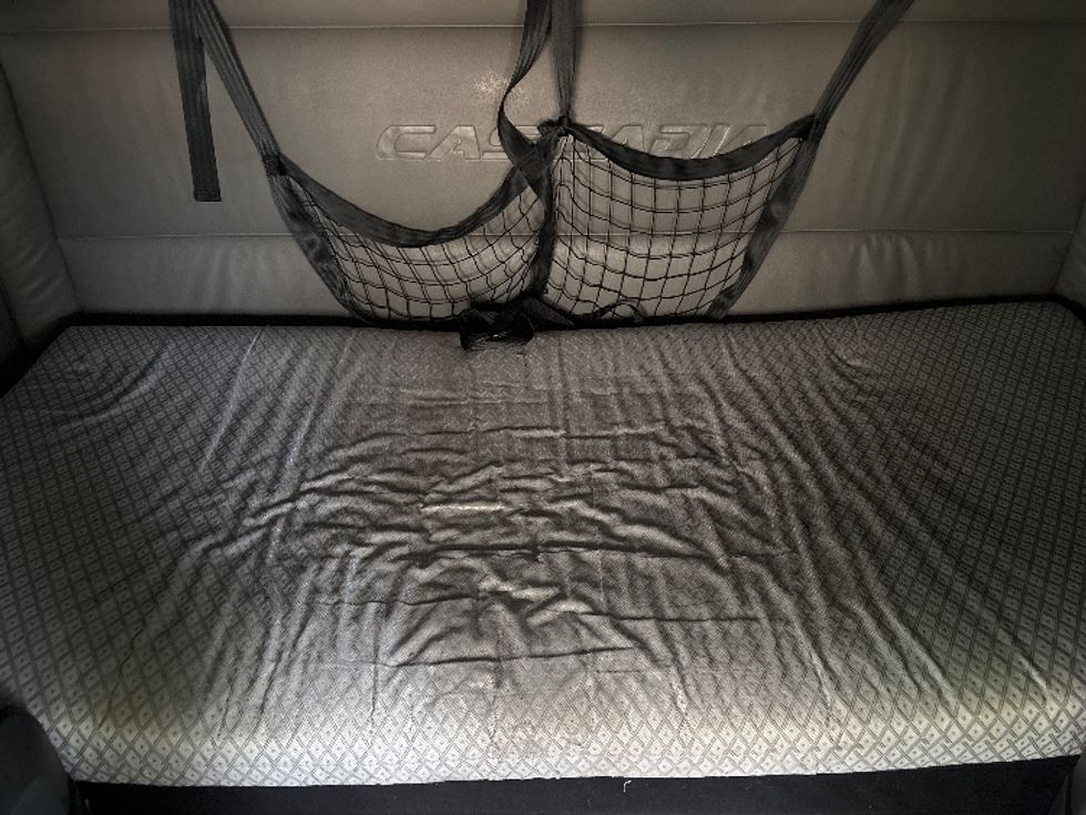 Sleeper Tractor-Heavy Duty Tractors-Freightliner-2021-T12664ST-West Valley City-UT-618,473\n\t\tmiles-$ 60,750 - Image 17