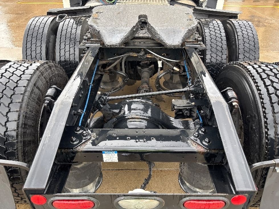 Sleeper Tractor-Heavy Duty Tractors-Freightliner-2021-T12664ST-West Valley City-UT-618,473\n\t\tmiles-$ 60,750 - Image 6