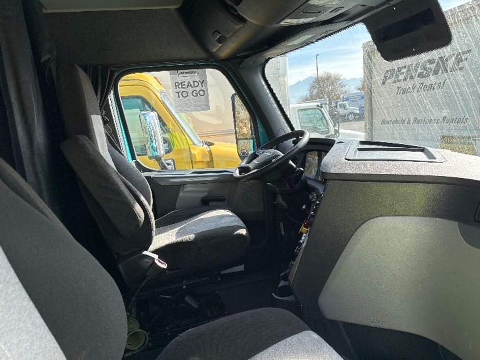 Sleeper Tractor-Heavy Duty Tractors-Freightliner-2021-T12664ST-West Valley City-UT-628,647\n\t\tmiles-$ 55,250 - Image 15