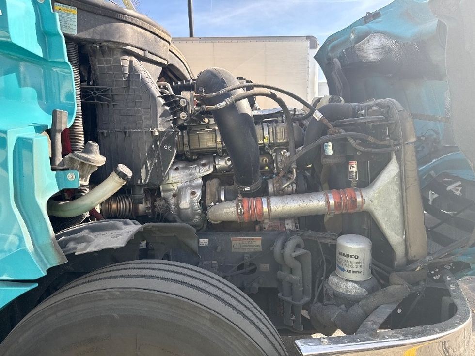 Sleeper Tractor-Heavy Duty Tractors-Freightliner-2021-T12664ST-West Valley City-UT-628,647\n\t\tmiles-$ 55,250 - Image 20