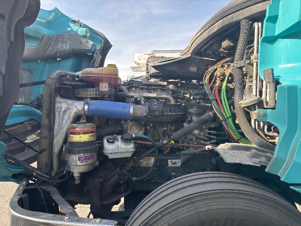 Sleeper Tractor-Heavy Duty Tractors-Freightliner-2021-T12664ST-West Valley City-UT-628,647\n\t\tmiles-$ 55,250 - Image 21