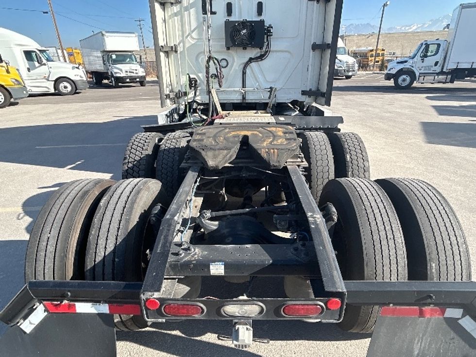 Sleeper Tractor-Heavy Duty Tractors-Freightliner-2021-T12664ST-West Valley City-UT-650,872\n\t\tmiles-$ 48,750 - Image 6