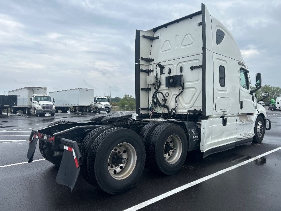 Sleeper Tractor-Heavy Duty Tractors-Freightliner-2021-T12664ST-Wichita-KS-535,829\n\t\tmiles-$ 72,000 - Image 7
