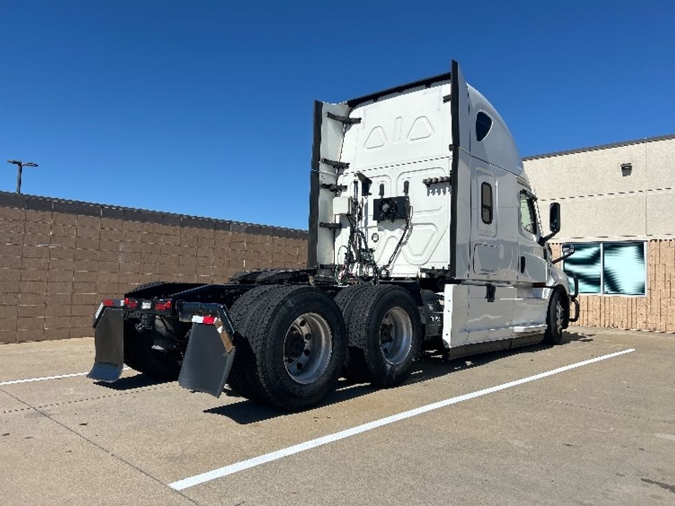 Sleeper Tractor-Heavy Duty Tractors-Freightliner-2021-T12664ST-Wichita-KS-576,175\n\t\tmiles-$ 67,250 - Image 7
