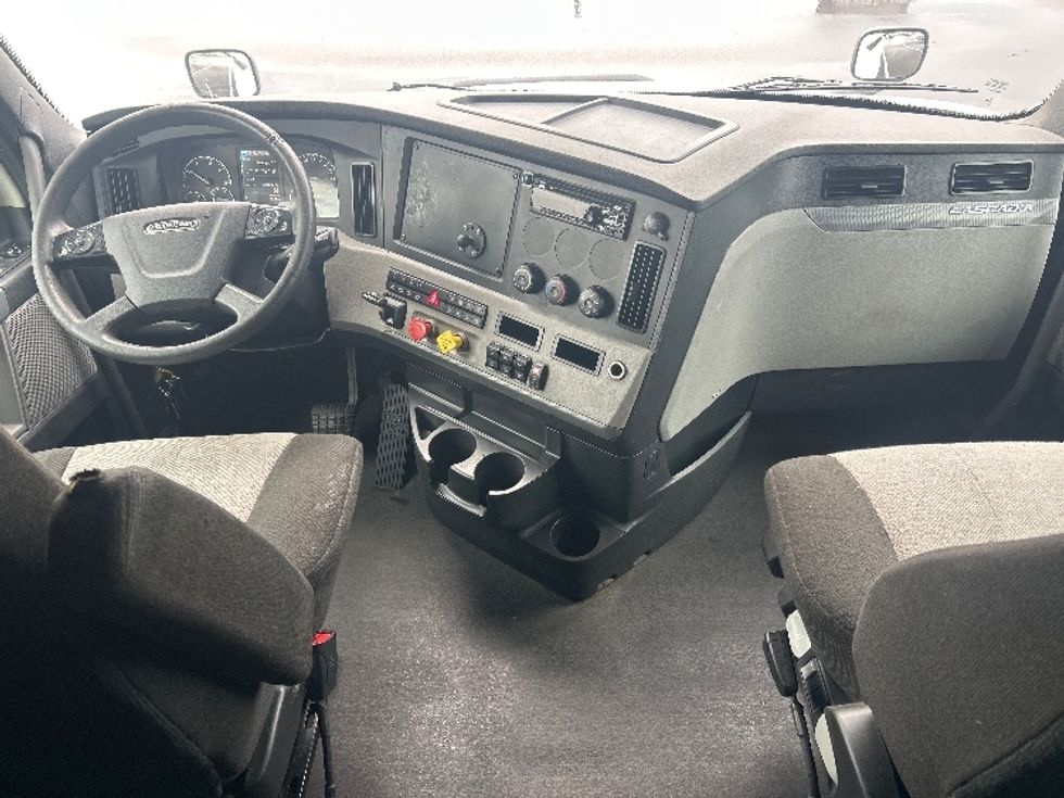 Sleeper Tractor-Heavy Duty Tractors-Freightliner-2021-T12664ST-Wichita-KS-578,810\n\t\tmiles-$ 67,000 - Image 12