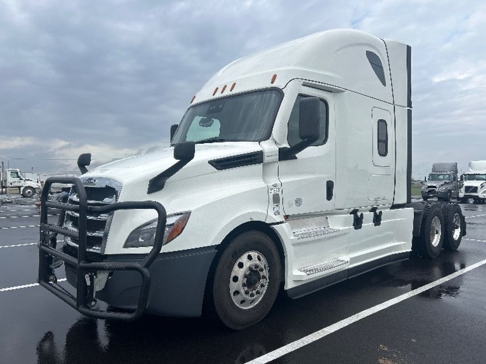 Sleeper Tractor-Heavy Duty Tractors-Freightliner-2021-T12664ST-Wichita-KS-578,810\n\t\tmiles-$ 67,000 - Image 3