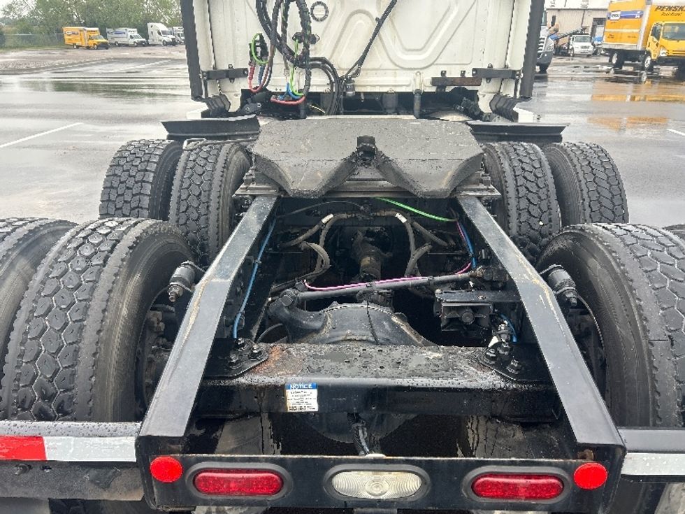 Sleeper Tractor-Heavy Duty Tractors-Freightliner-2021-T12664ST-Wichita-KS-578,810\n\t\tmiles-$ 67,000 - Image 6