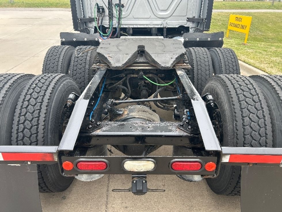 Sleeper Tractor-Heavy Duty Tractors-Freightliner-2021-T12664ST-Wichita-KS-675,412\n\t\tmiles-$ 43,750 - Image 6
