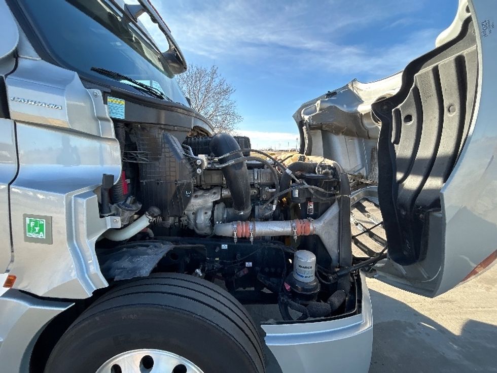 Sleeper Tractor-Heavy Duty Tractors-Freightliner-2021-T12664ST-Wichita-KS-792,918\n\t\tmiles-$ 31,750 - Image 20