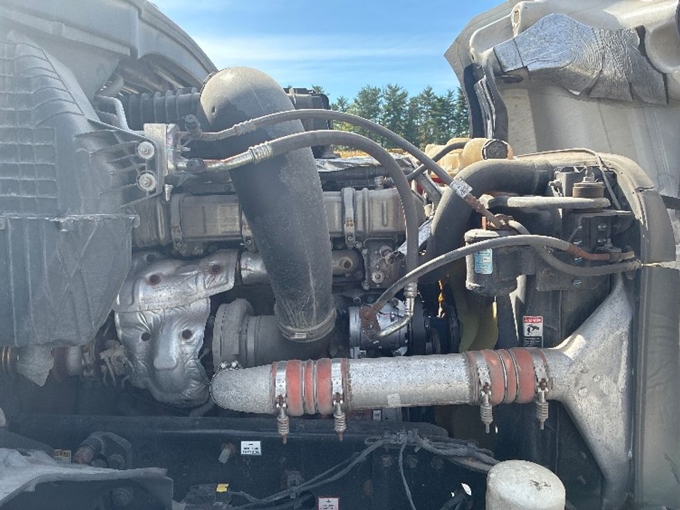 Sleeper Tractor-Heavy Duty Tractors-Freightliner-2021-T12664ST-Wilmington-OH-518,064\n\t\tmiles-$ 62,750 - Image 18