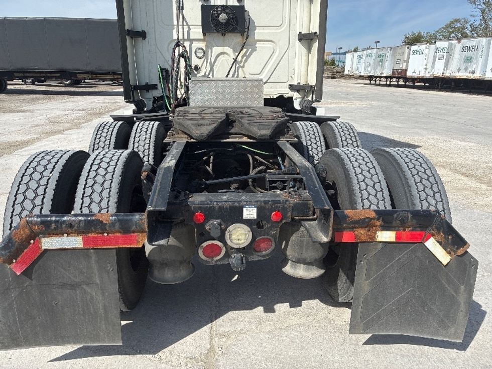 Sleeper Tractor-Heavy Duty Tractors-Freightliner-2021-T12664ST-Wilmington-OH-518,064\n\t\tmiles-$ 62,750 - Image 6