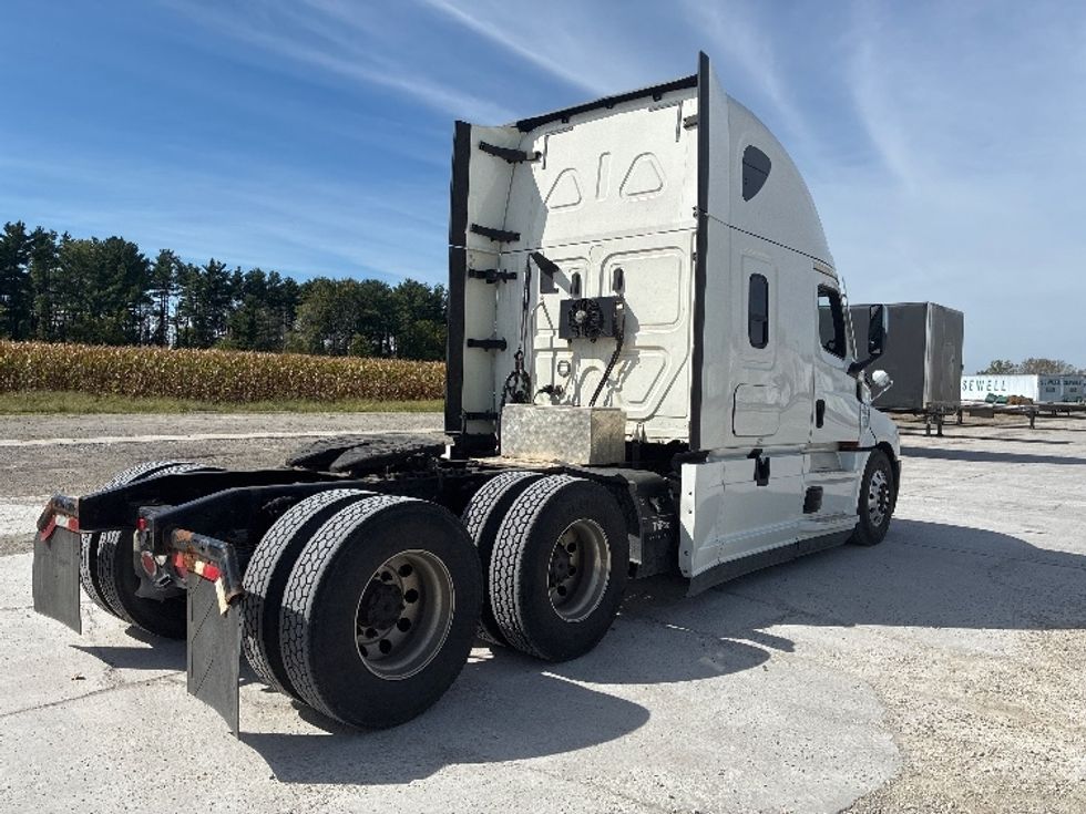 Sleeper Tractor-Heavy Duty Tractors-Freightliner-2021-T12664ST-Wilmington-OH-518,064\n\t\tmiles-$ 62,750 - Image 7
