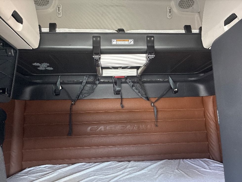 Sleeper Tractor-Heavy Duty Tractors-Freightliner-2021-T12664ST-Wilmington-OH-599,987\n\t\tmiles-$ 56,000 - Image 16