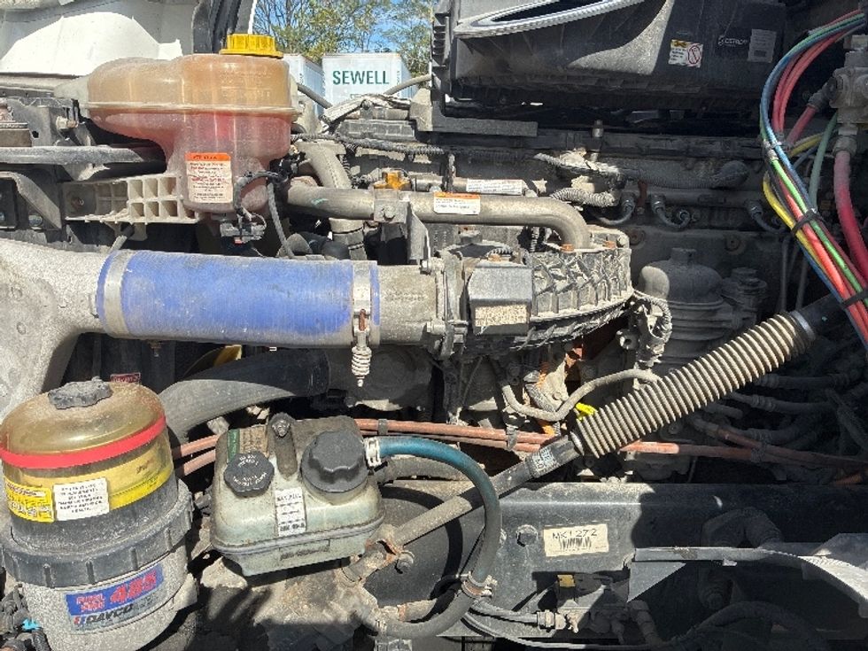 Sleeper Tractor-Heavy Duty Tractors-Freightliner-2021-T12664ST-Wilmington-OH-599,987\n\t\tmiles-$ 56,000 - Image 21