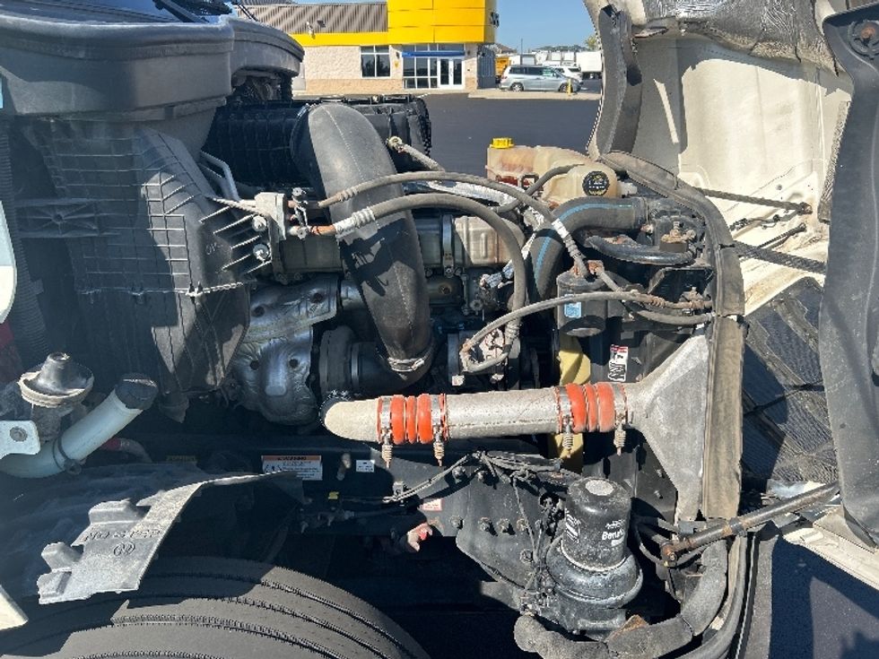 Sleeper Tractor-Heavy Duty Tractors-Freightliner-2021-T12664ST-Windsor-WI-486,129\n\t\tmiles-$ 65,500 - Image 20