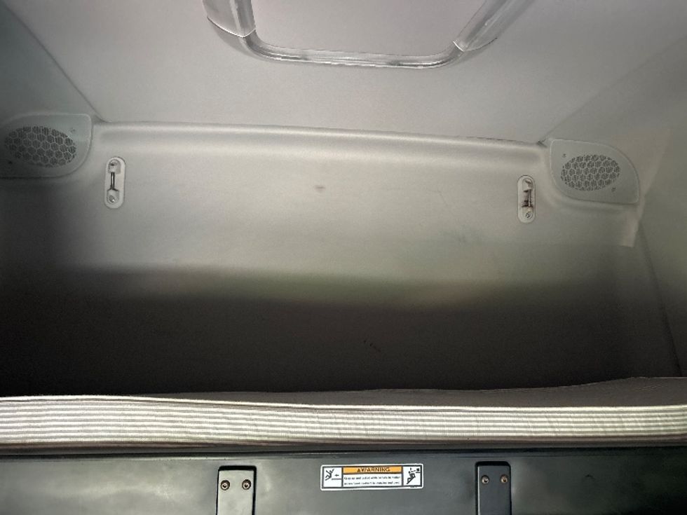 Sleeper Tractor-Heavy Duty Tractors-Freightliner-2021-T12664ST-Windsor-WI-486,129\n\t\tmiles-$ 65,500 - Image 23