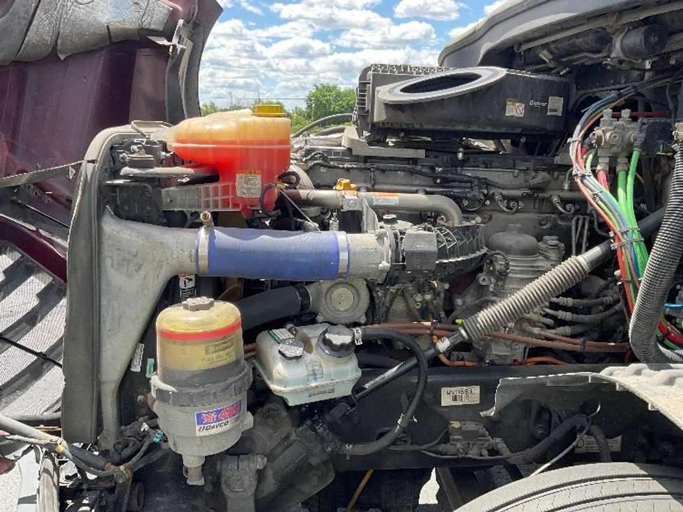Sleeper Tractor-Heavy Duty Tractors-Freightliner-2021-T12664ST-Windsor-WI-656,097\n\t\tmiles-$ 50,500 - Image 21