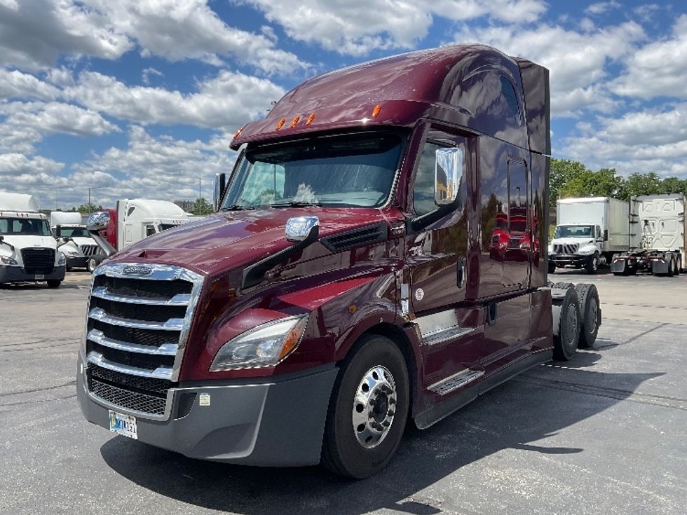 Sleeper Tractor-Heavy Duty Tractors-Freightliner-2021-T12664ST-Windsor-WI-656,097\n\t\tmiles-$ 50,500 - Image 3