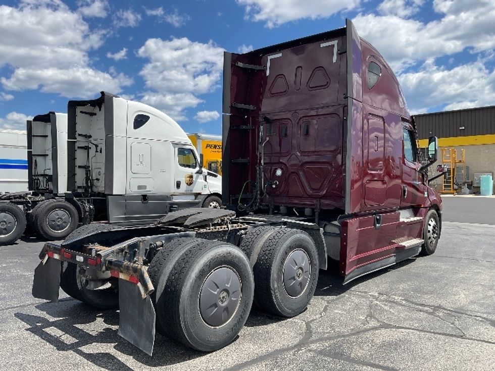 Sleeper Tractor-Heavy Duty Tractors-Freightliner-2021-T12664ST-Windsor-WI-656,097\n\t\tmiles-$ 50,500 - Image 7