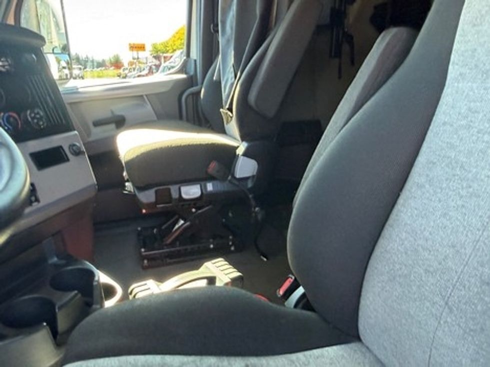 Sleeper Tractor-Heavy Duty Tractors-Freightliner-2021-T12664ST-York-PA-547,292\n\t\tmiles-$ 58,000 - Image 13