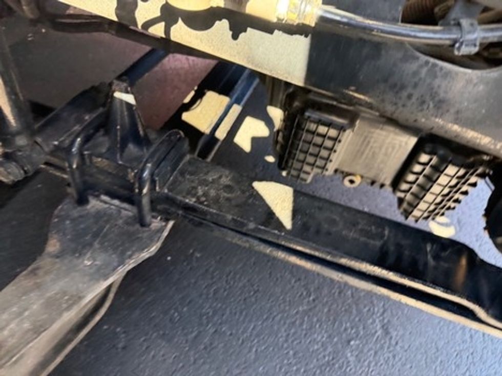 Sleeper Tractor-Heavy Duty Tractors-Freightliner-2021-T12664ST-York-PA-547,292\n\t\tmiles-$ 58,000 - Image 14