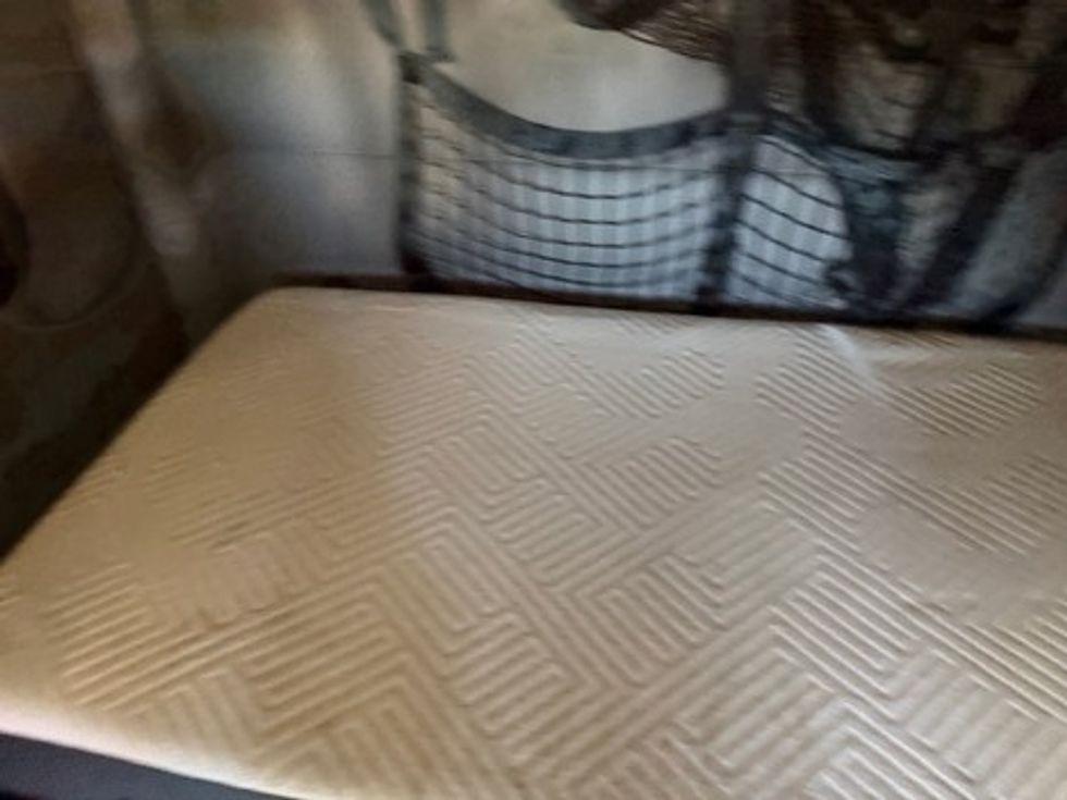 Sleeper Tractor-Heavy Duty Tractors-Freightliner-2021-T12664ST-York-PA-547,292\n\t\tmiles-$ 58,000 - Image 16