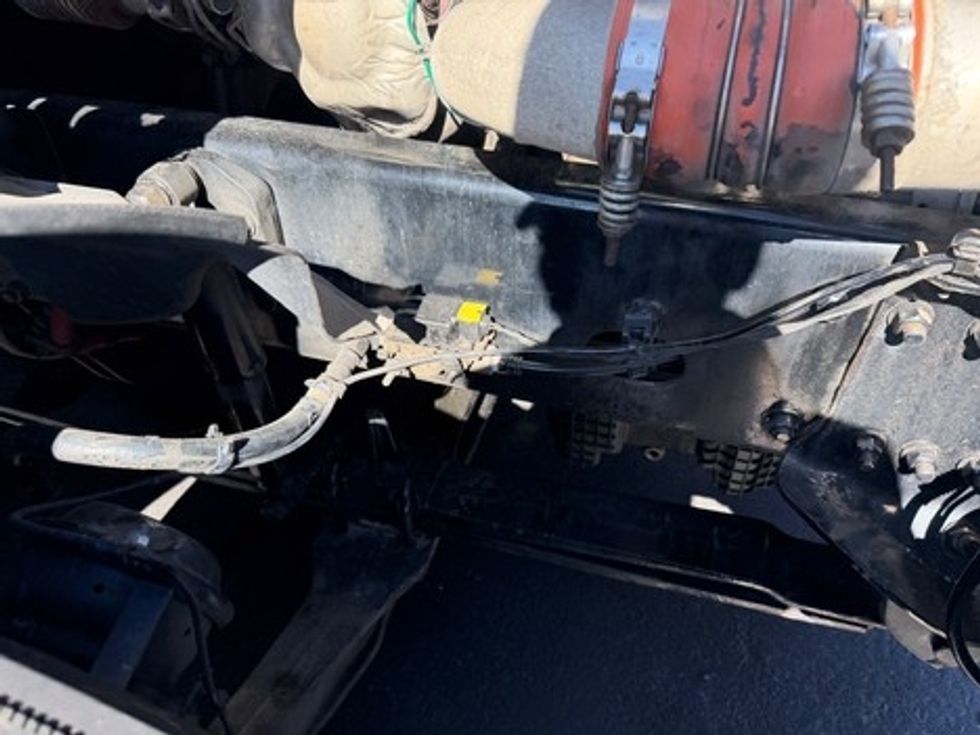 Sleeper Tractor-Heavy Duty Tractors-Freightliner-2021-T12664ST-York-PA-547,292\n\t\tmiles-$ 58,000 - Image 20