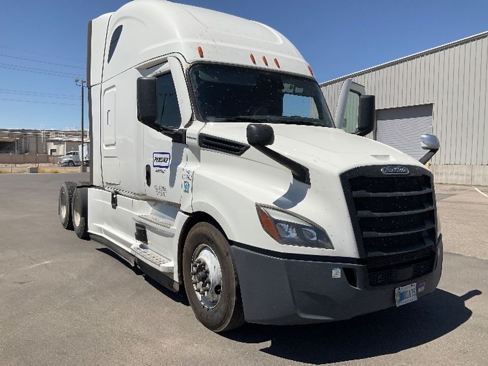 Sleeper Tractor-Heavy Duty Tractors-Freightliner-2021-T12664ST-Yuma-AZ-571,459\n\t\tmiles-$ 63,750 - Image 1