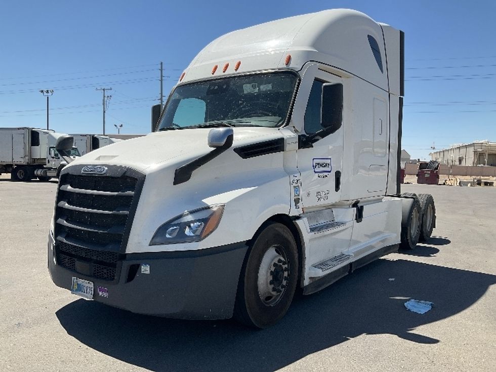 Sleeper Tractor-Heavy Duty Tractors-Freightliner-2021-T12664ST-Yuma-AZ-571,459\n\t\tmiles-$ 63,750 - Image 3