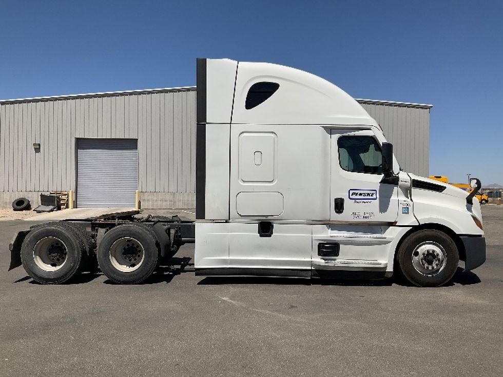 Sleeper Tractor-Heavy Duty Tractors-Freightliner-2021-T12664ST-Yuma-AZ-571,459\n\t\tmiles-$ 63,750 - Image 8