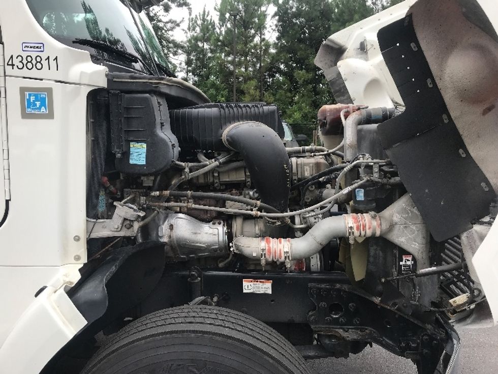 Sleeper Tractor-Heavy Duty Tractors-Freightliner-2022-D12264SD-Ladson-SC-210,679\n\t\tmiles-$ 107,250 - Image 20