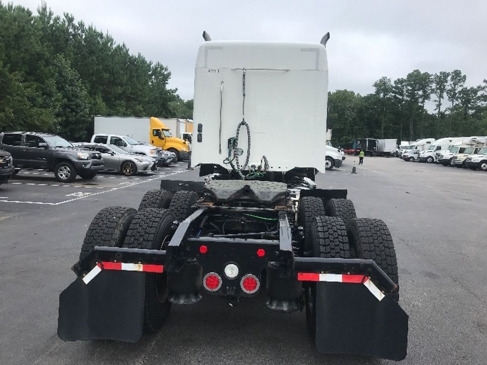 Sleeper Tractor-Heavy Duty Tractors-Freightliner-2022-D12264SD-Ladson-SC-210,679\n\t\tmiles-$ 107,250 - Image 6