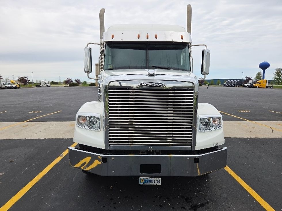 Sleeper Tractor-Heavy Duty Tractors-Freightliner-2022-D12264SD-Milwaukee-WI-271,071\n\t\tmiles-$ 95,000 - Image 2