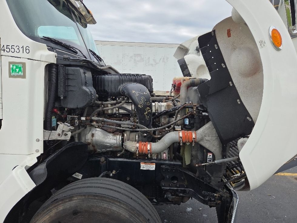 Sleeper Tractor-Heavy Duty Tractors-Freightliner-2022-D12264SD-Milwaukee-WI-271,071\n\t\tmiles-$ 95,000 - Image 20