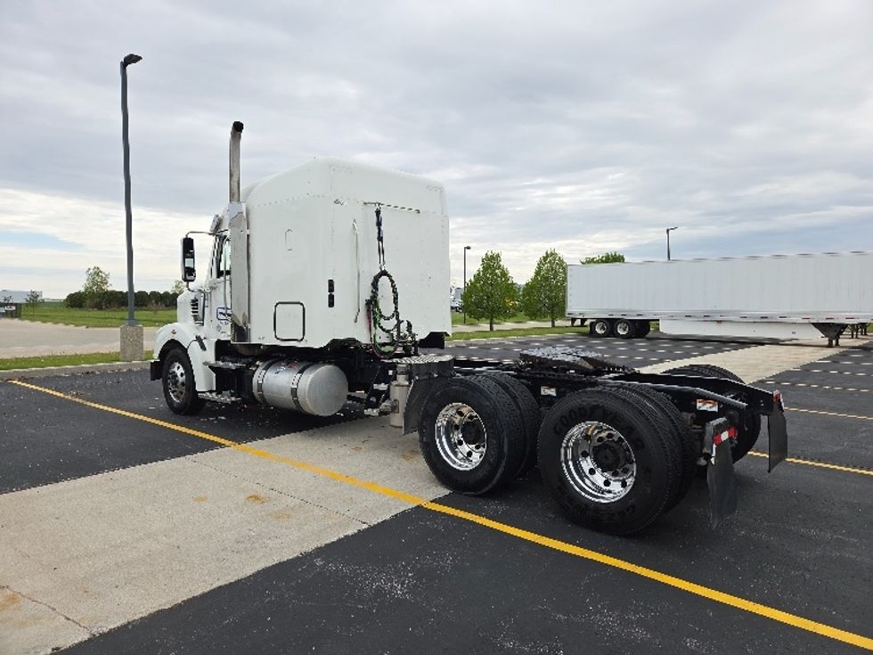 Sleeper Tractor-Heavy Duty Tractors-Freightliner-2022-D12264SD-Milwaukee-WI-271,071\n\t\tmiles-$ 95,000 - Image 5