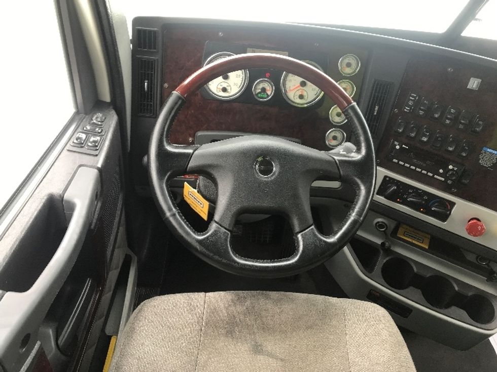 Sleeper Tractor-Heavy Duty Tractors-Freightliner-2022-D12264SD-Rocky Mount-VA-248,312\n\t\tmiles-$ 99,750 - Image 11