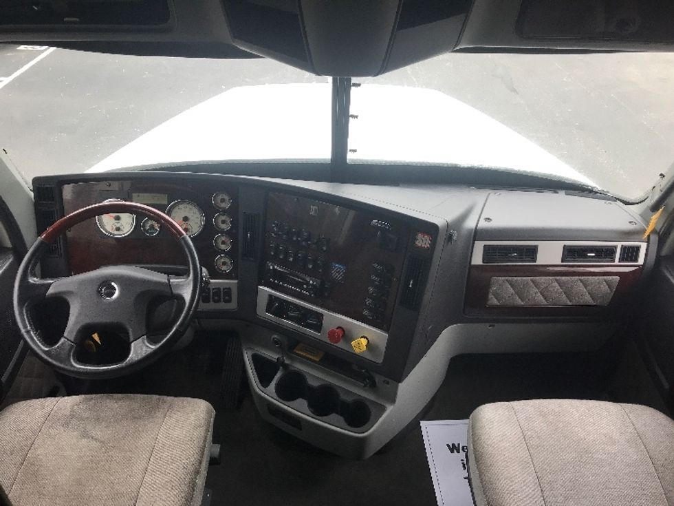 Sleeper Tractor-Heavy Duty Tractors-Freightliner-2022-D12264SD-Rocky Mount-VA-248,312\n\t\tmiles-$ 99,750 - Image 12