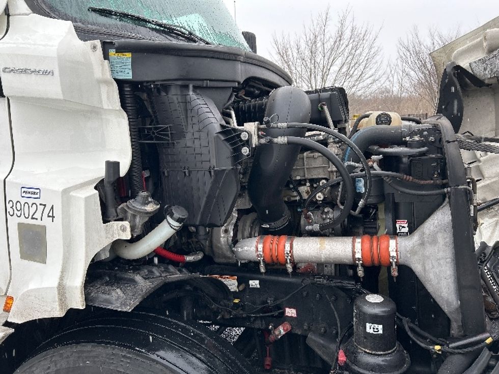 Sleeper Tractor-Heavy Duty Tractors-Freightliner-2022-T11664ST-Fitchburg-MA-465,776\n\t\tmiles-$ 66,250 - Image 20