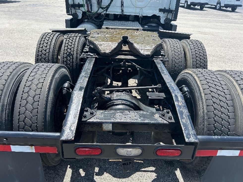 Sleeper Tractor-Heavy Duty Tractors-Freightliner-2022-T11664ST-La Porte-IN-464,134\n\t\tmiles-$ 73,750 - Image 6