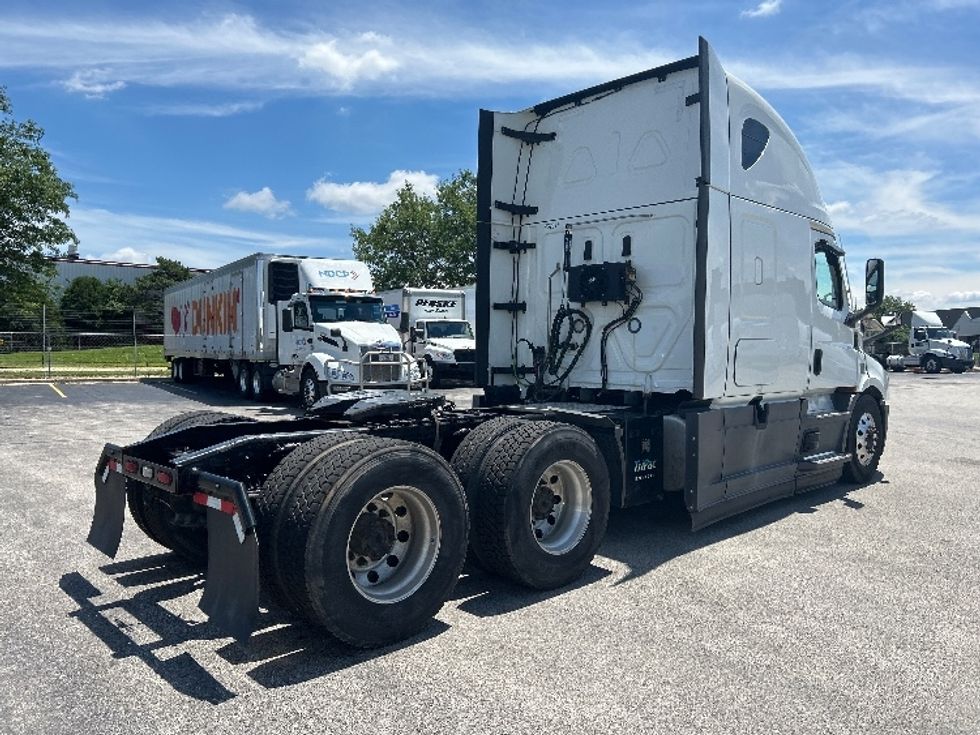 Sleeper Tractor-Heavy Duty Tractors-Freightliner-2022-T11664ST-La Porte-IN-464,134\n\t\tmiles-$ 73,750 - Image 7