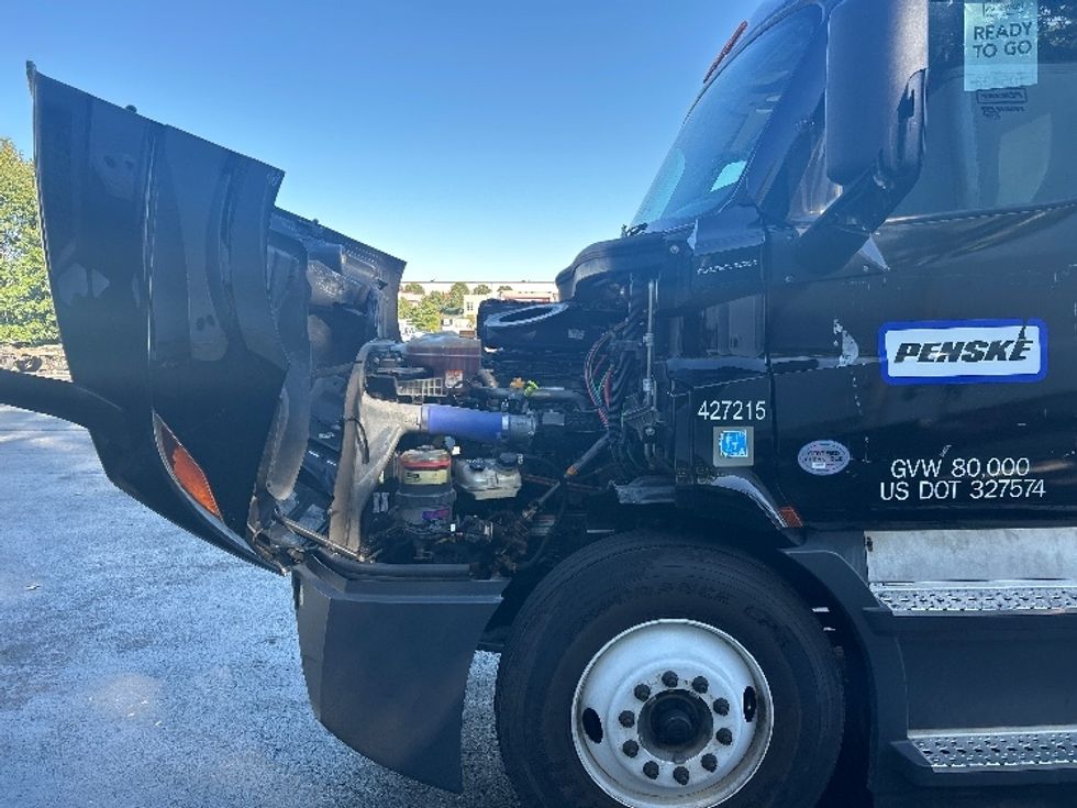 Sleeper Tractor-Heavy Duty Tractors-Freightliner-2022-T11664ST-Louisville-KY-472,889\n\t\tmiles-$ 66,250 - Image 21