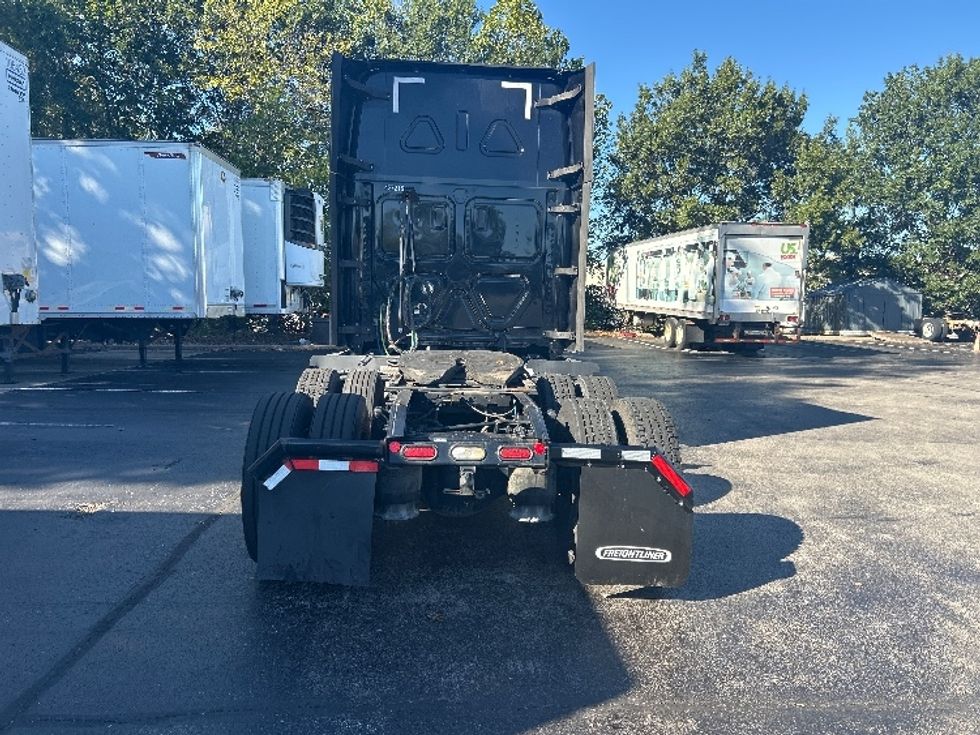 Sleeper Tractor-Heavy Duty Tractors-Freightliner-2022-T11664ST-Louisville-KY-472,889\n\t\tmiles-$ 66,250 - Image 6