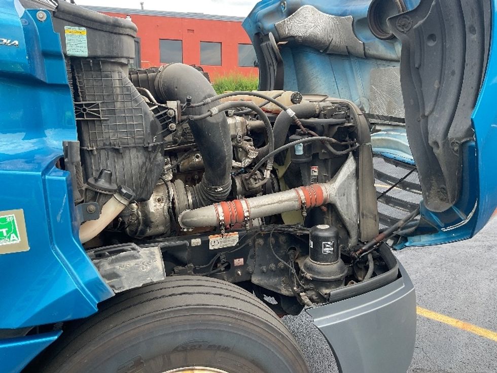 Sleeper Tractor-Heavy Duty Tractors-Freightliner-2022-T12664ST-Akron-OH-418,017\n\t\tmiles-$ 90,250 - Image 20